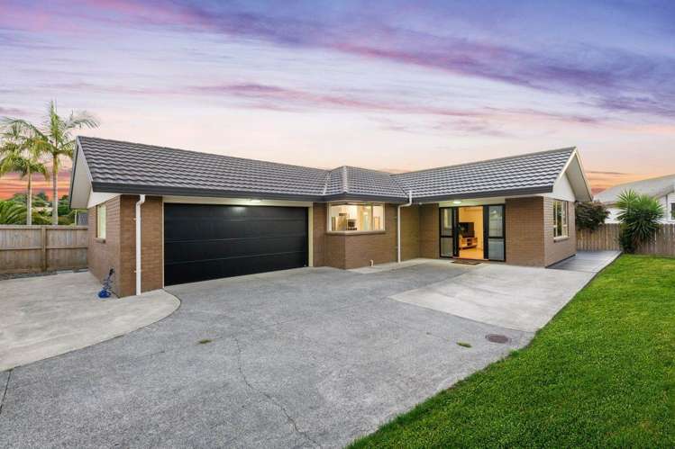 8 Woodbank Drive Glen Eden_17