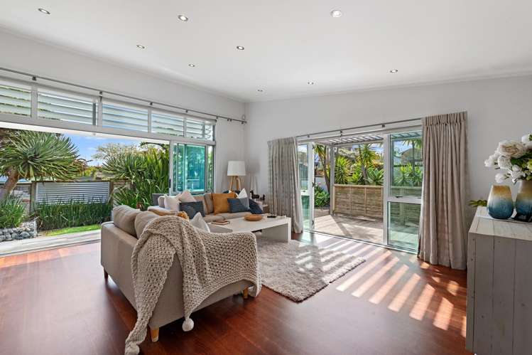 2/2 Salem Place Torbay_7