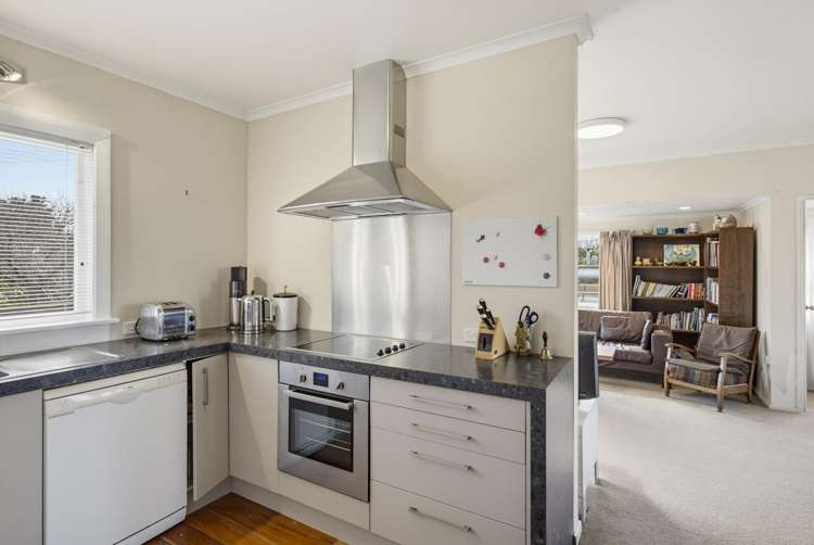 9 Kirkway Raumati Beach_14