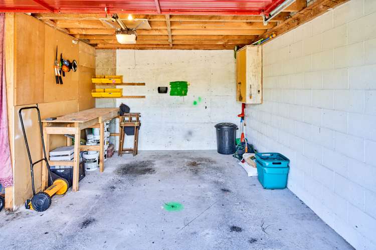 16b Thurleigh Grove Karori_15