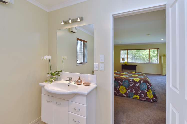 9 Highpeak Place Wigram_14