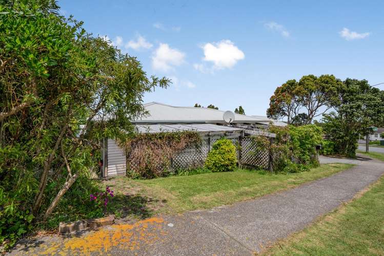 218 Dowse Drive Maungaraki_19