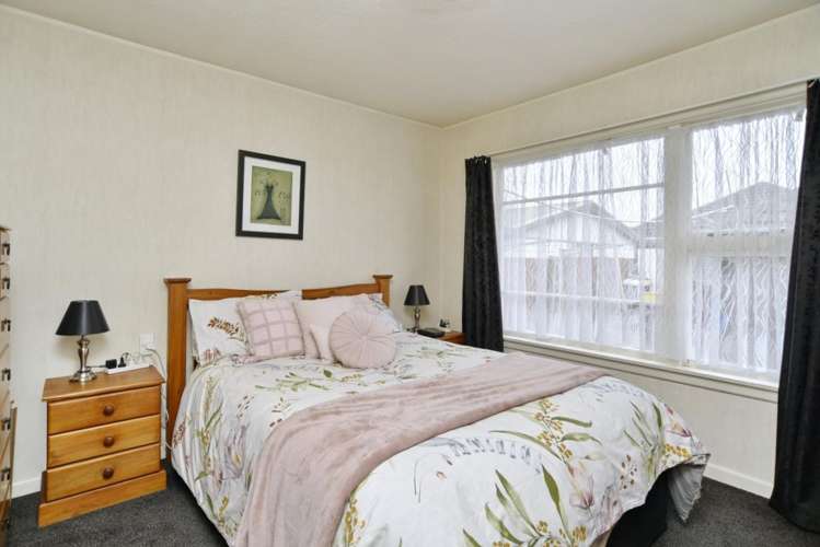 70 Basingstoke Street Aranui_14