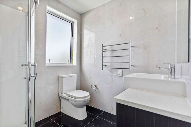 18a Tahu Crescent Sunnynook_10