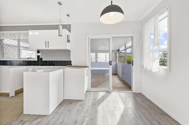 54 Sikkim Crescent Clover Park_9