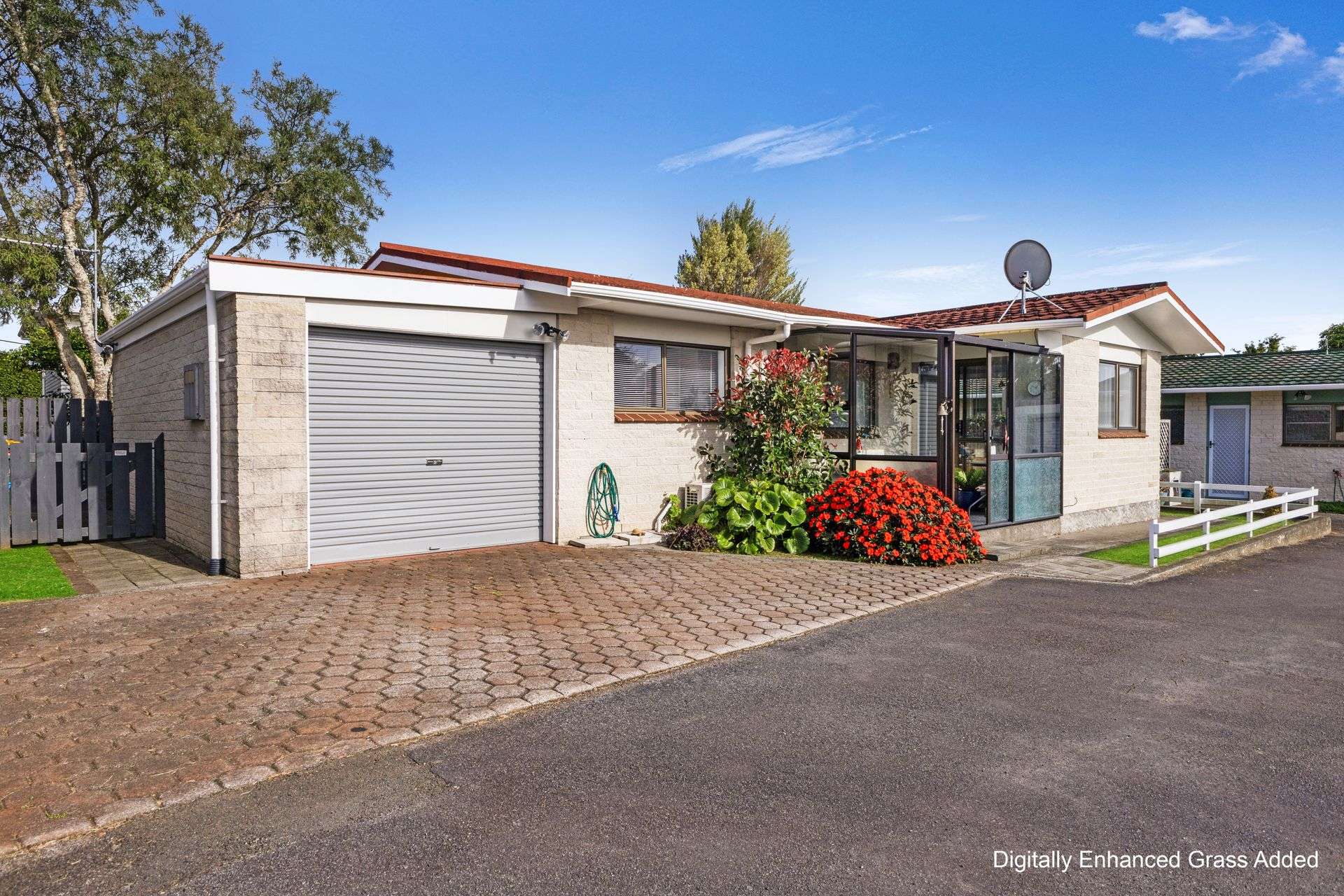 2/14 Burns Street Westown_0