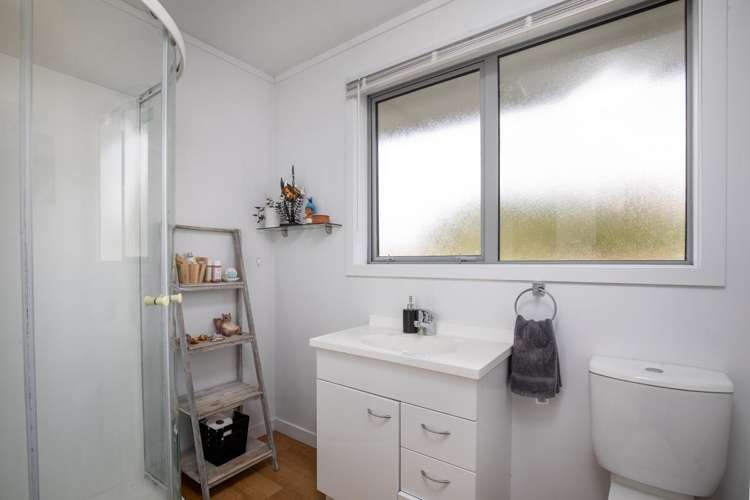 1230 & 1228 Alexandra-Fruitlands Road Alexandra_12
