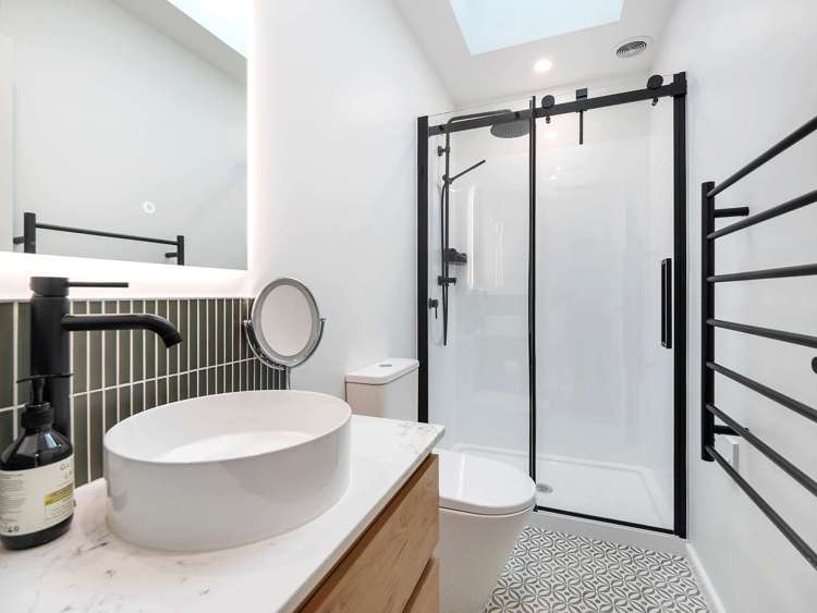 53 Woodbury Street Russley_14