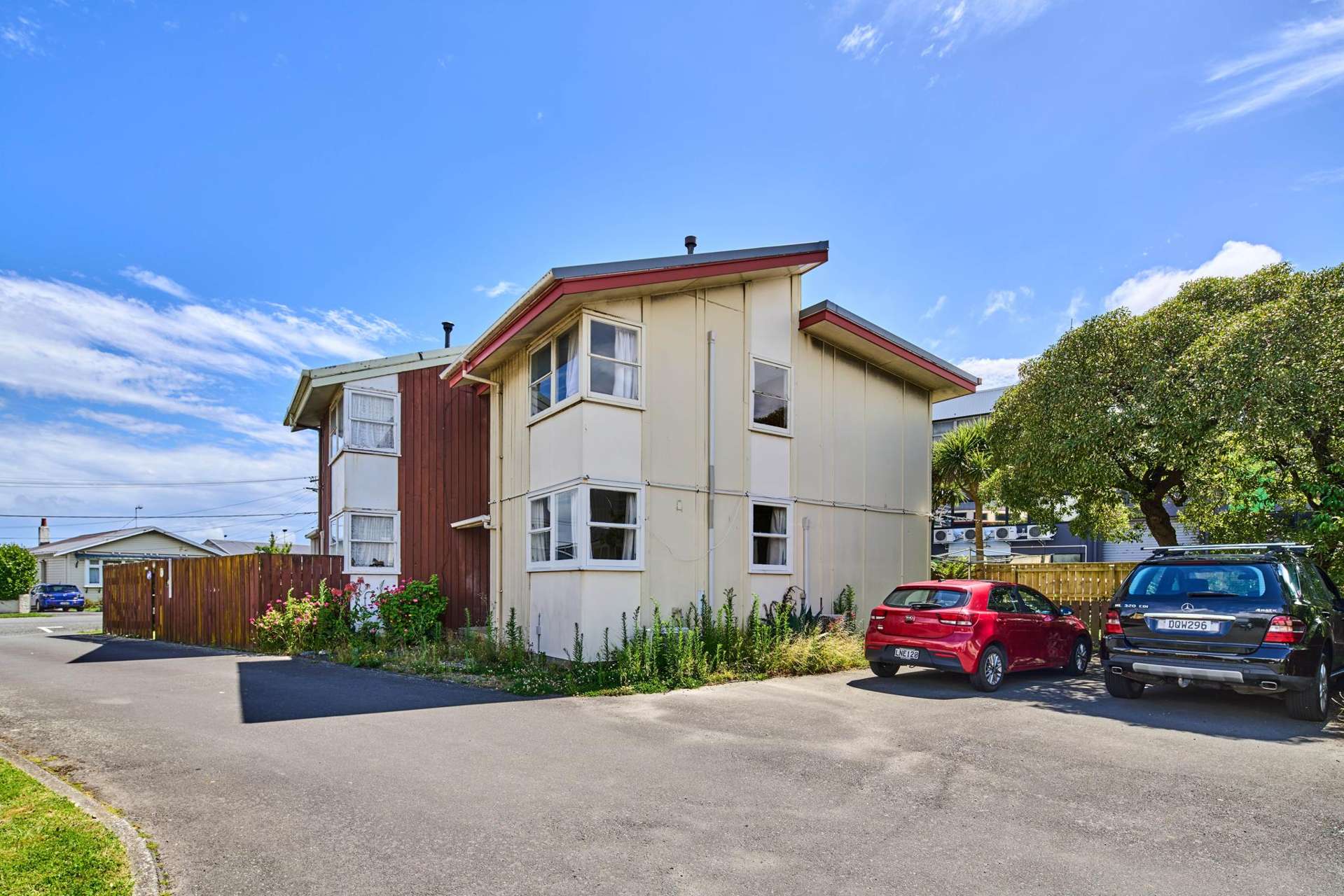 2/3 Bouverie Street Petone_0