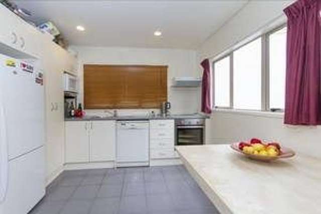 10/4 Ambrico Place New Lynn_2