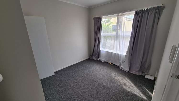 2/10 Northcote Road Takapuna_5