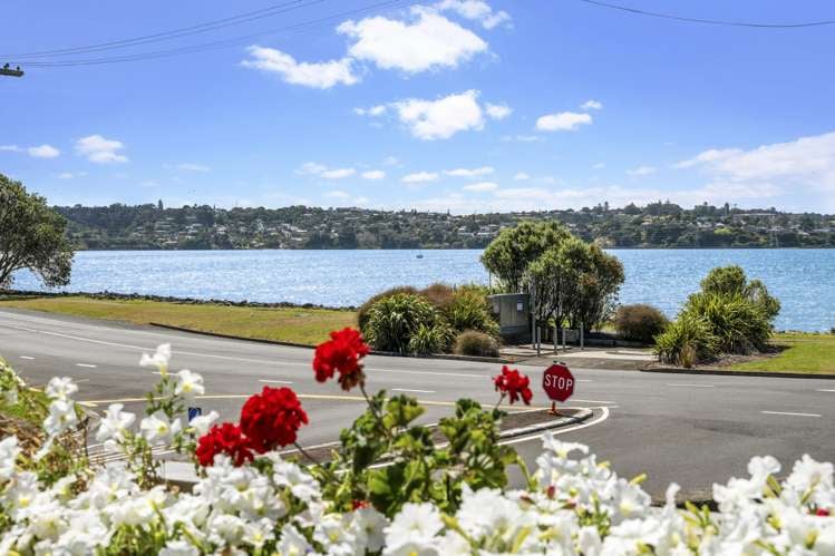 2 House Avenue Mangere Bridge_19