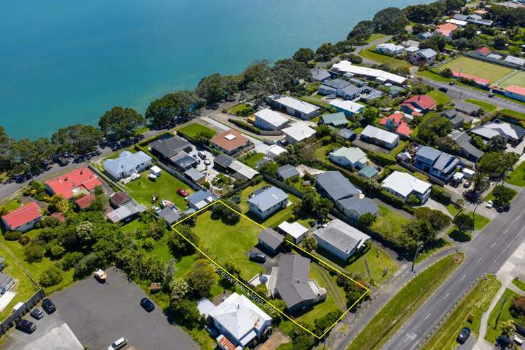 20 Wallis Street Raglan_23