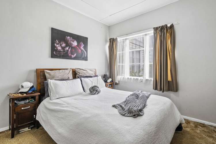 38 Hall Crescent Epuni_13