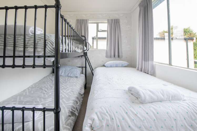 7 Kowhai Street Kaka Point_8