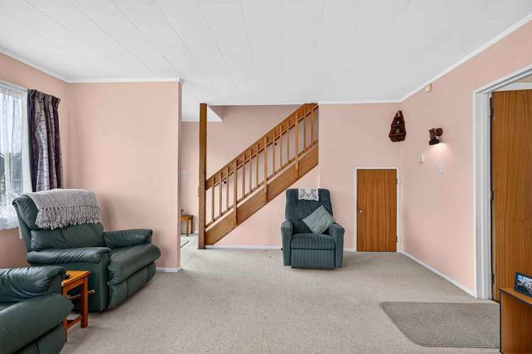 1 Kumeroa Grove Wainuiomata_4