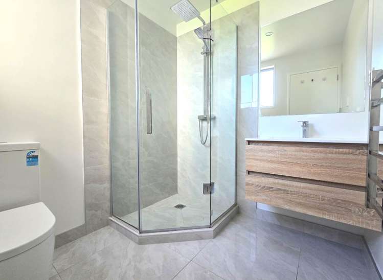 8D Taurima Avenue Pt England_9