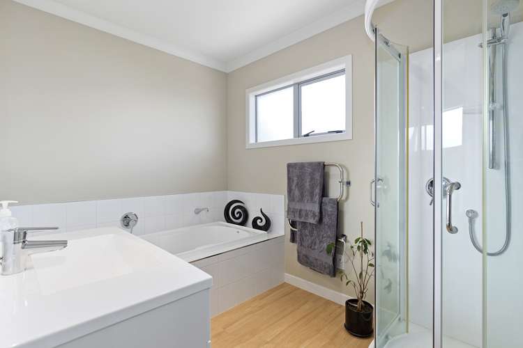 7 Hawkridge Rise Huntington_16