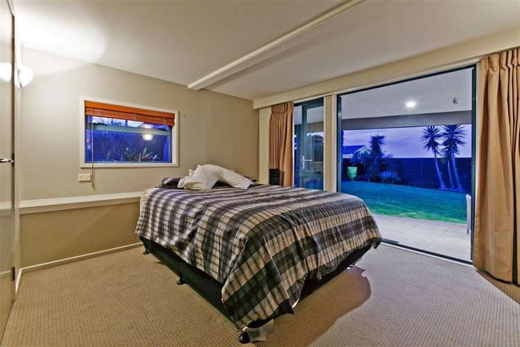 17 Midway Avenue Castor Bay_16