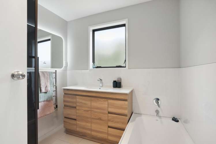 15 Panzic Place Glen Eden_10