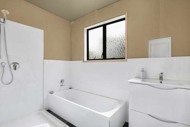 8 Courant Place Clover Park_4