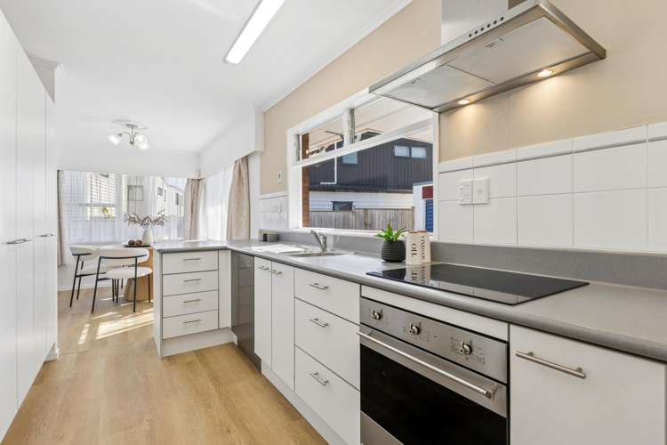 6 Rothwell Place Sunnyhills_7