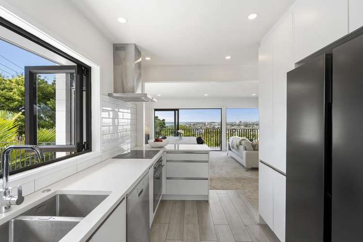 2/86 Seaview Road Castor Bay_6