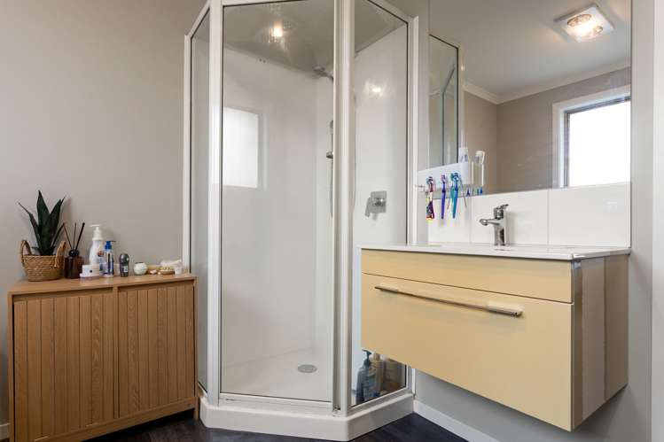 16 Fiona Place Dinsdale_9