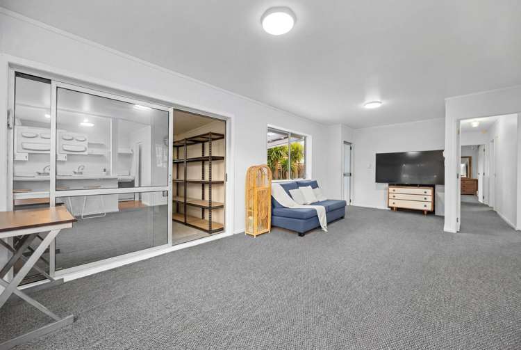 1&2/110 Celtic Crescent Ellerslie_13