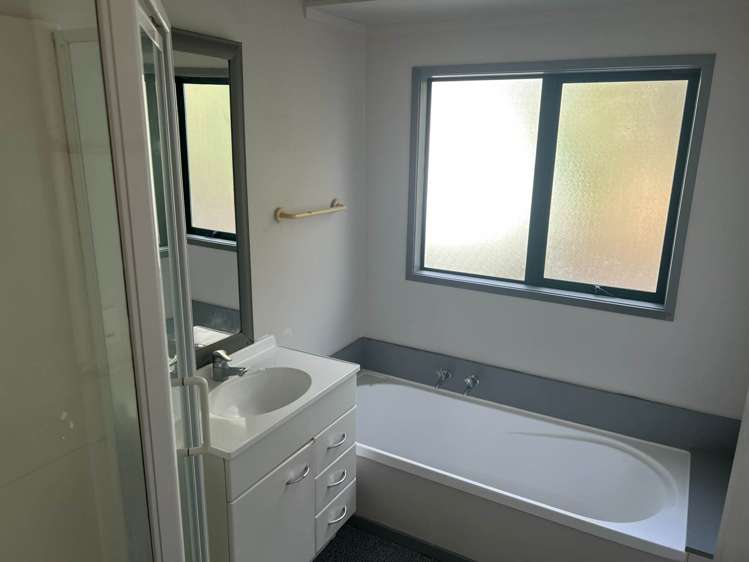 38A Strid Road Te Atatu South_10