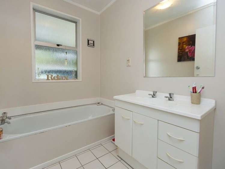 9 Akron Grove Totara Park_16