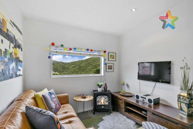 3 Saddleback Grove Karori_3