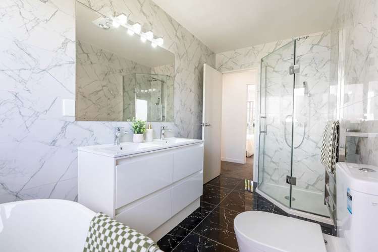 77A Royal Road Massey_19