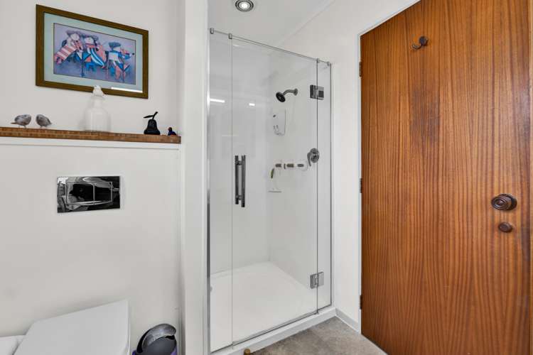 5 Ruskin Place Westown_13