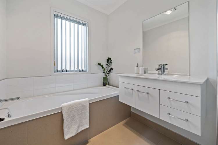 67 Fields Parade Oteha_10