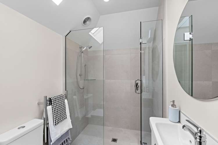 1 Waitikiri Drive Parklands_7