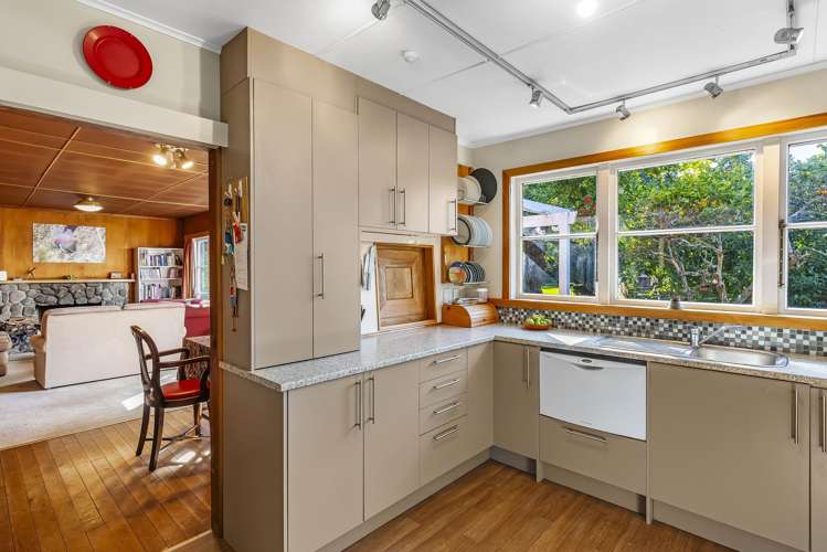 13 Kauri Road Waikanae_17