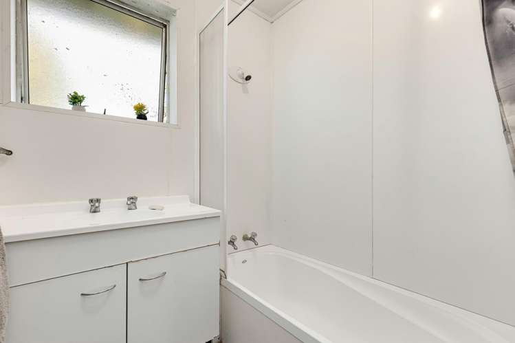 44 Gilbert Road Otara_9