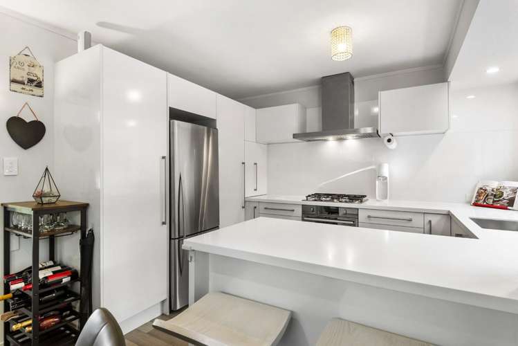 1/6 Phillipa Place Browns Bay_8