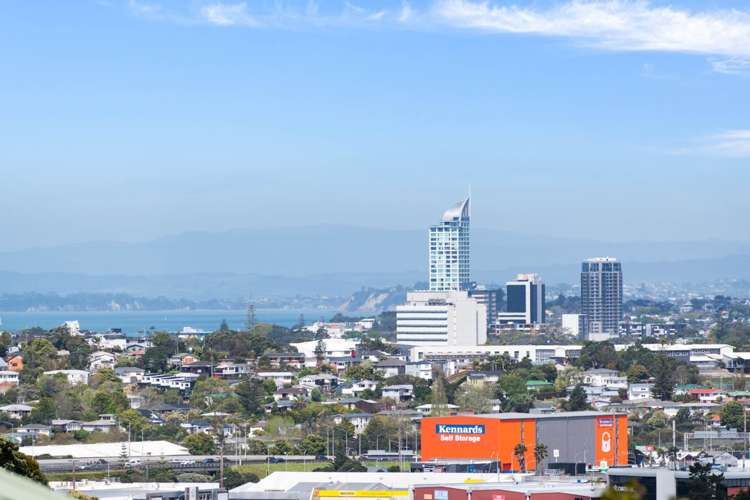 1/23a Target Road Totara Vale_33