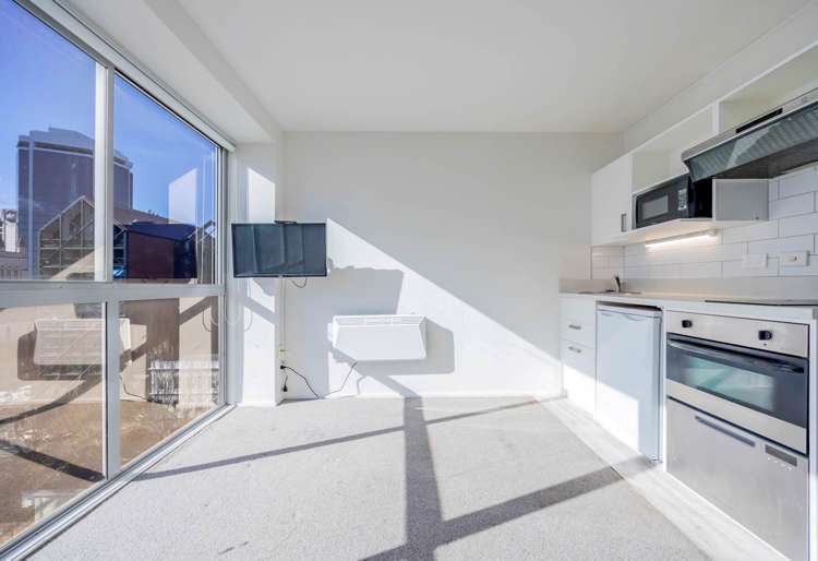 8j/147 Hobson Street Auckland Central_2
