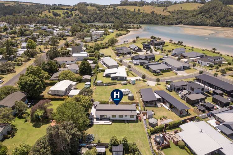 8 Voyager Place Cooks Beach_33