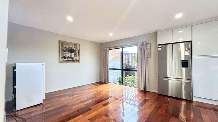 16 Waltham Street Henderson_9