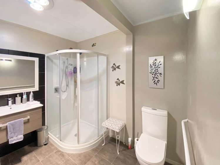 9 Totara Park Road Clouston Park_7