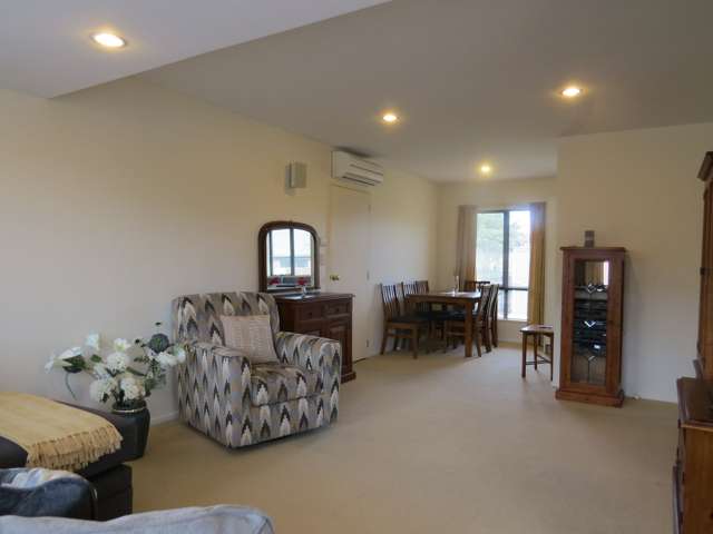 11/28 James Street Lincoln_2