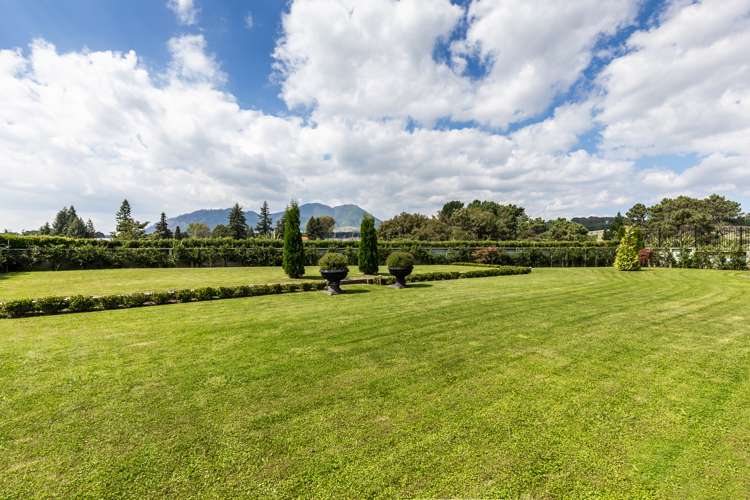 35 Coprosma Crescent Waipahihi_4