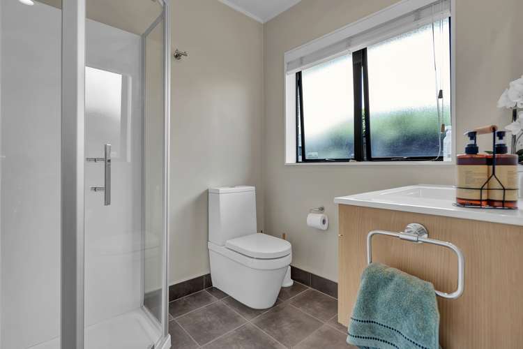 34 Stewart Gibson Place Manurewa_11