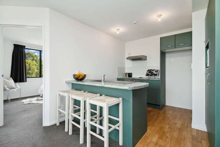 13, 68 Mountain Road Mt Wellington_10