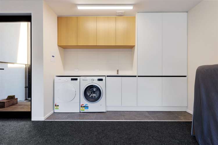 11 Round Hill Rise Cracroft_22