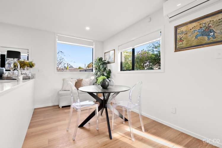 1/51 Kings Crescent Lower Hutt Central_2